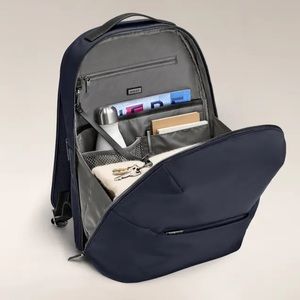 Away | The Everywhere Zip Backpack